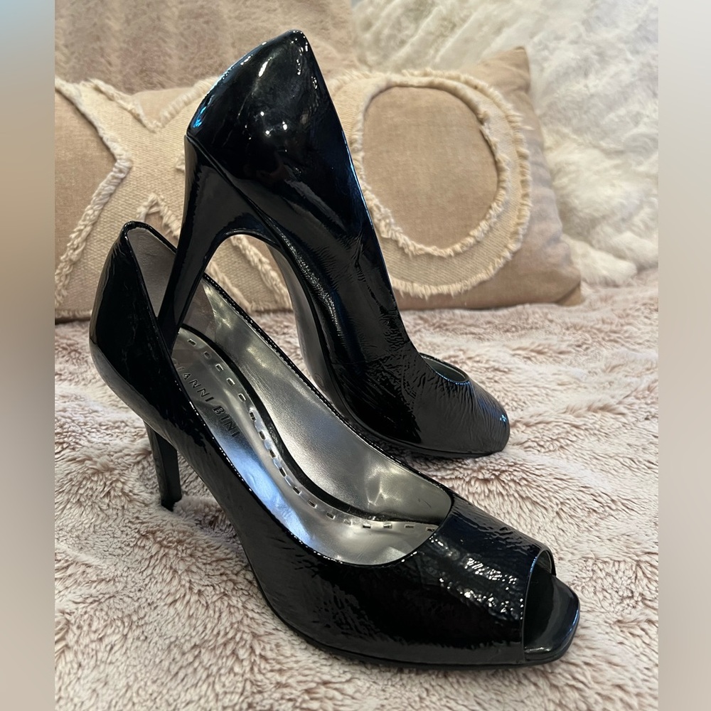 Gianni Bini Women’s Black heels, Size 8